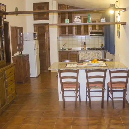 בית נופש Casa Smeralda אולביה